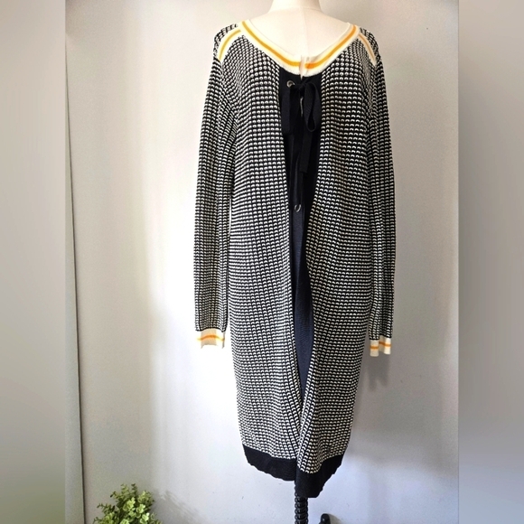 Poools Sweaters - Poools Mesh Stretchy Beach Cover Up. White And Black With Yellow/White Cuff. 18